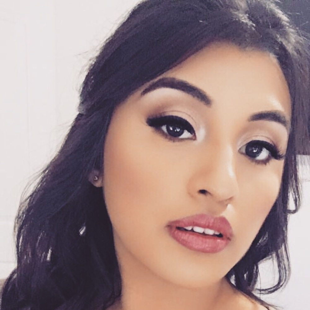 Meet your Posher, Paola